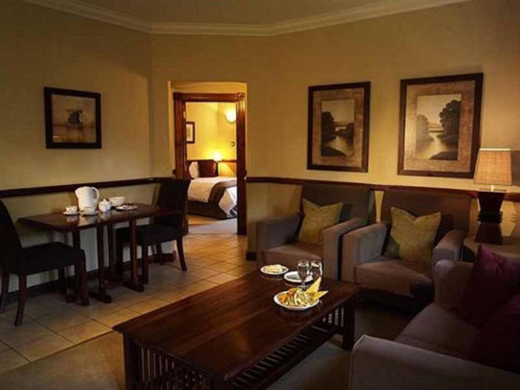 Peermont Mondior Hotel Gaborone Extérieur photo