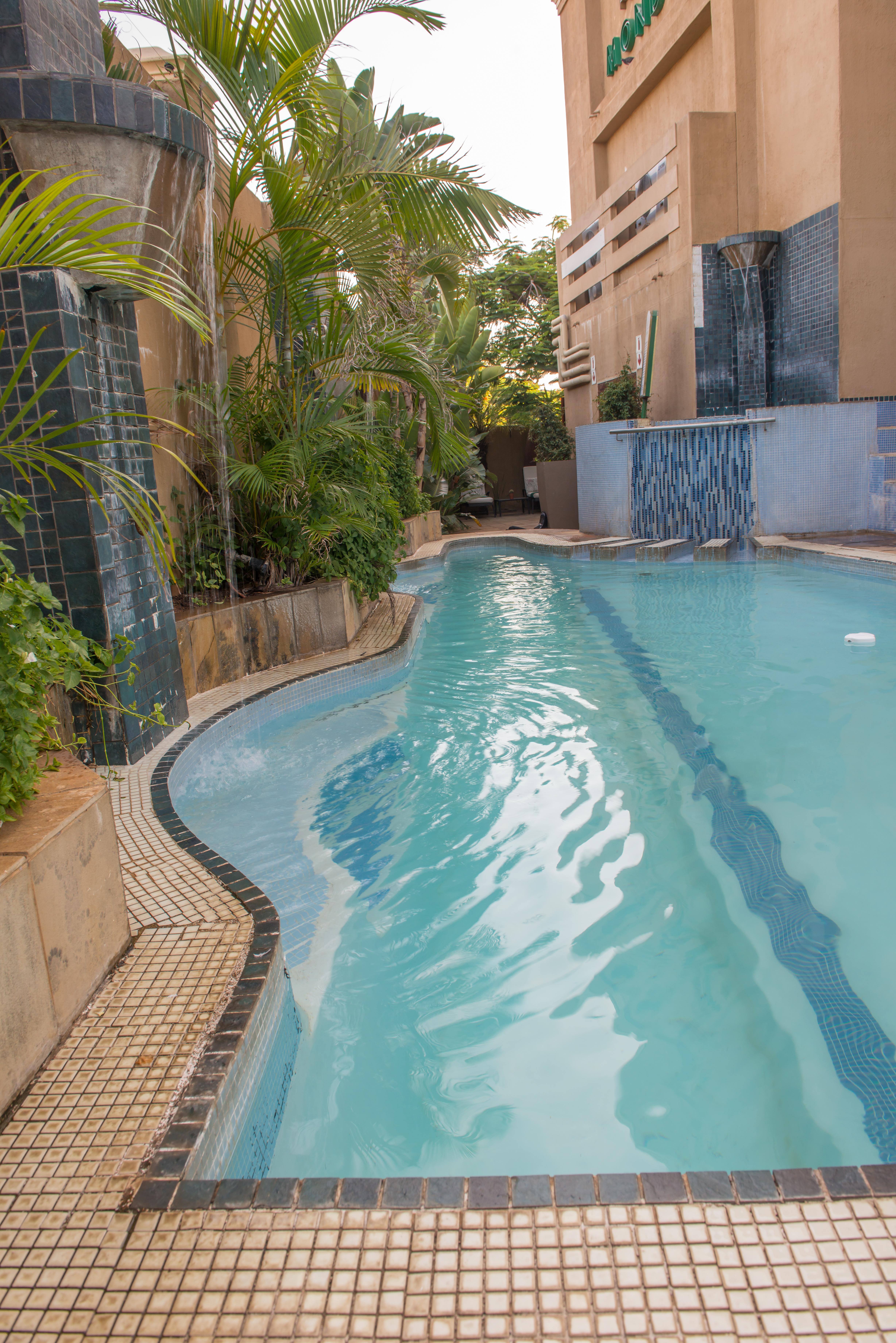 Peermont Mondior Hotel Gaborone Extérieur photo