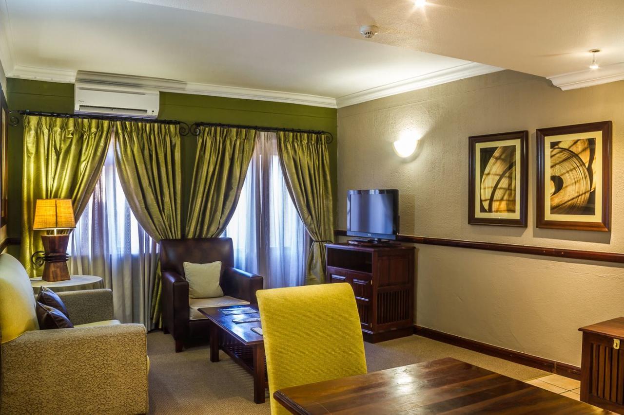 Peermont Mondior Hotel Gaborone Extérieur photo
