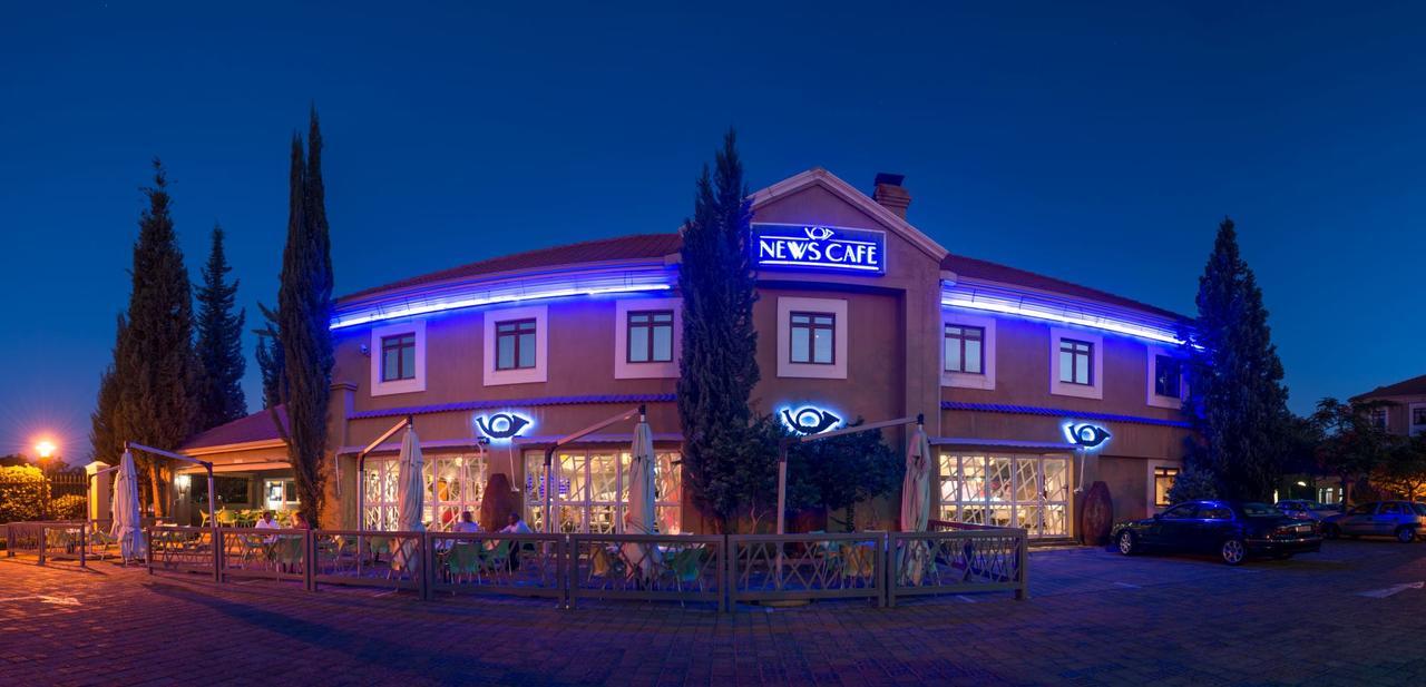 Peermont Mondior Hotel Gaborone Extérieur photo