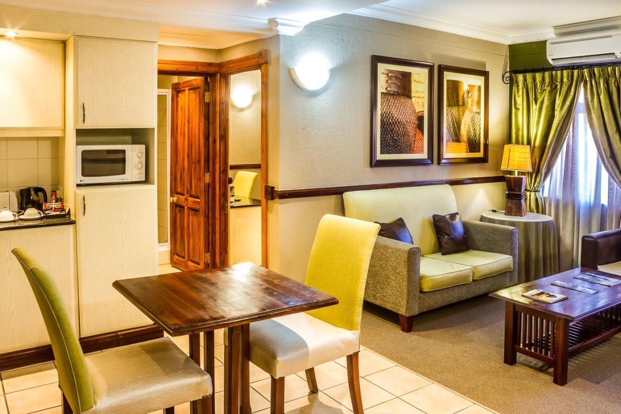 Peermont Mondior Hotel Gaborone Extérieur photo