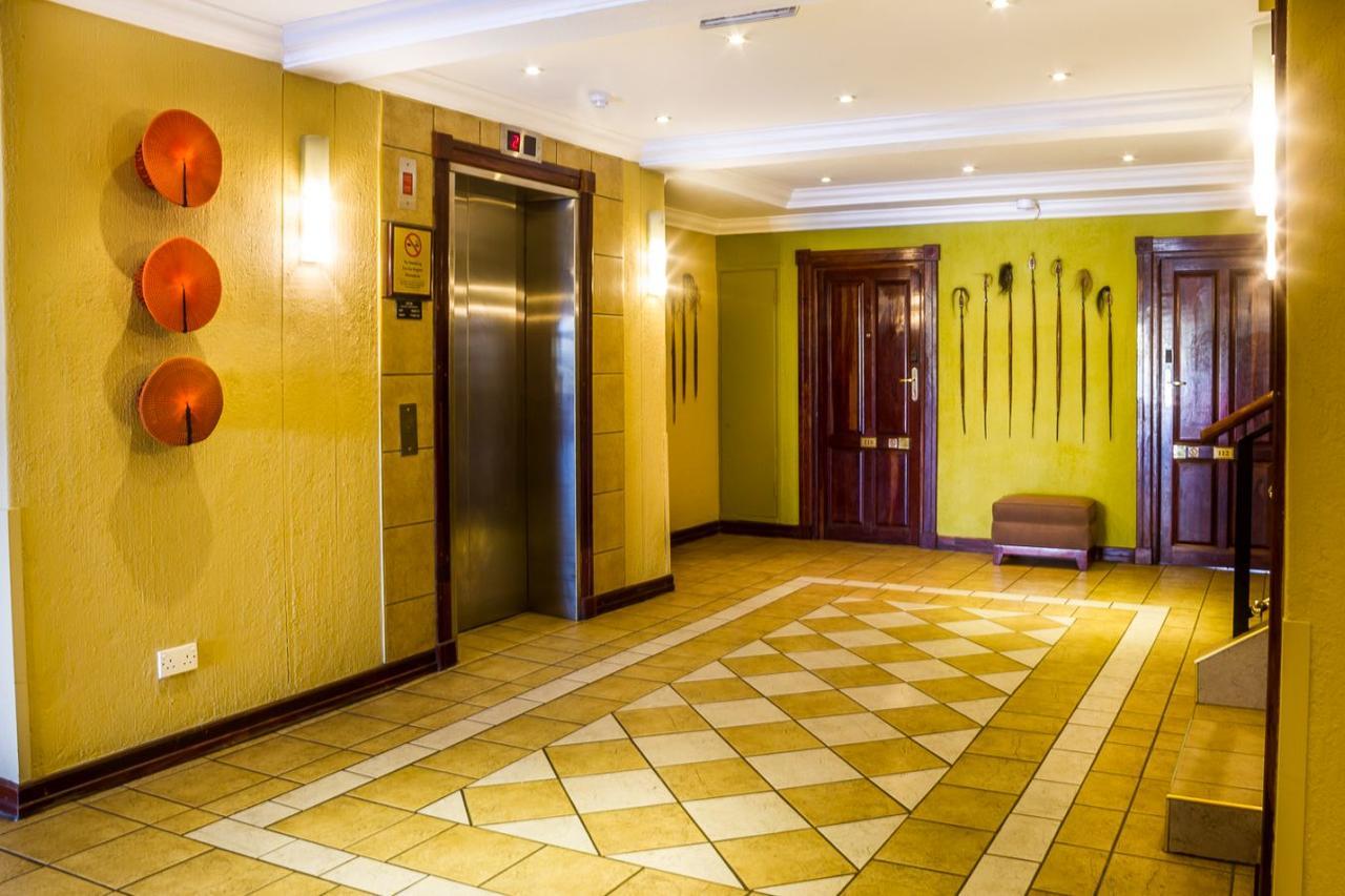 Peermont Mondior Hotel Gaborone Extérieur photo