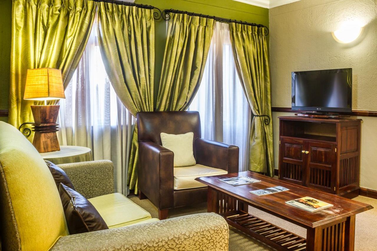 Peermont Mondior Hotel Gaborone Extérieur photo
