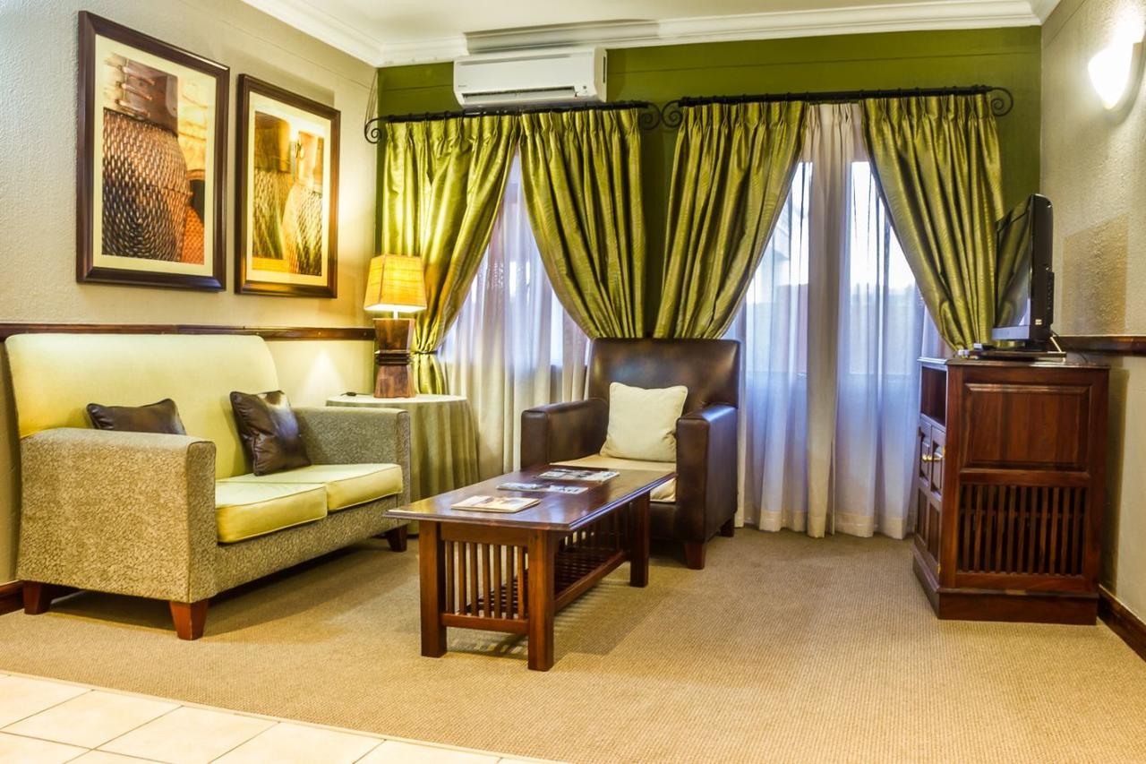 Peermont Mondior Hotel Gaborone Extérieur photo