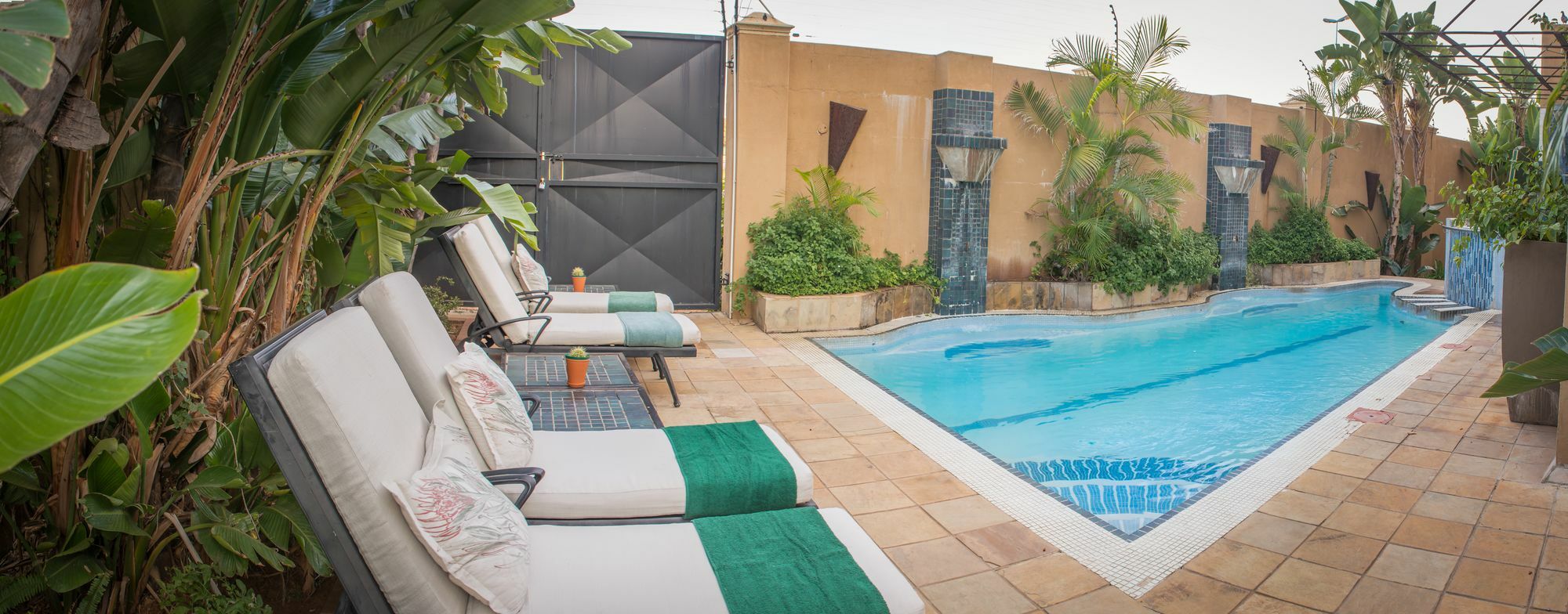 Peermont Mondior Hotel Gaborone Extérieur photo