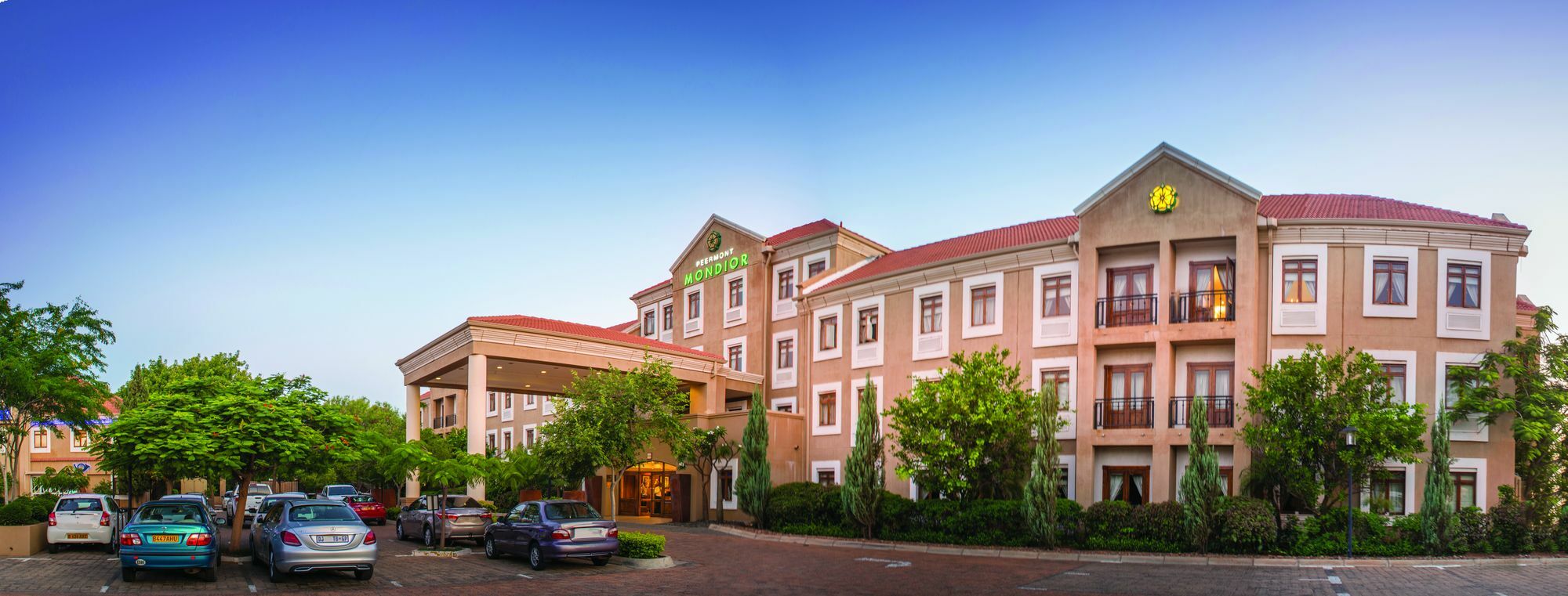 Peermont Mondior Hotel Gaborone Extérieur photo