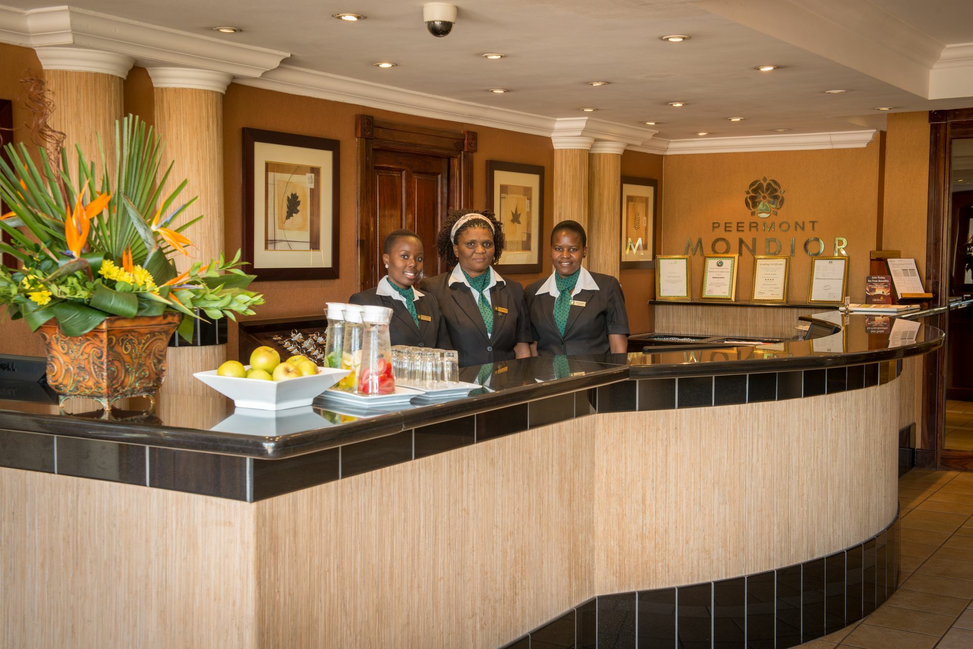 Peermont Mondior Hotel Gaborone Extérieur photo