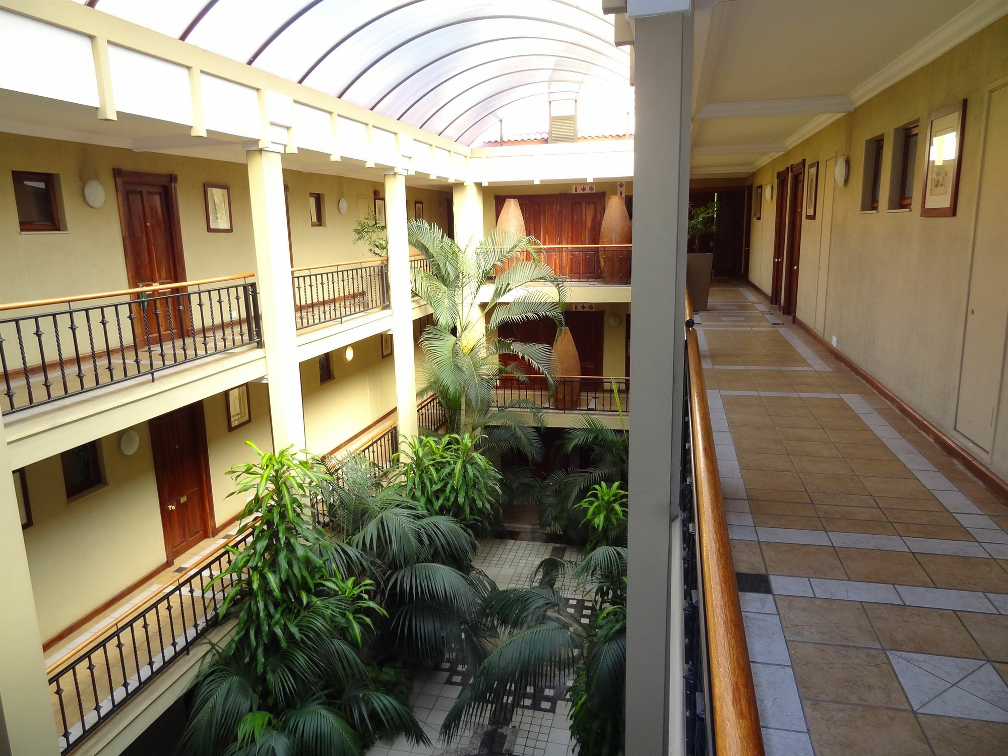Peermont Mondior Hotel Gaborone Extérieur photo