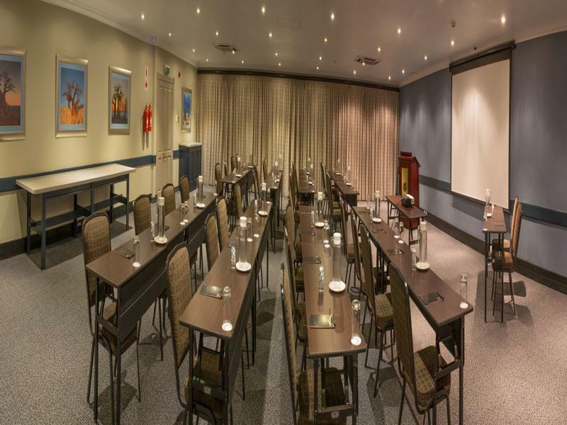 Peermont Mondior Hotel Gaborone Extérieur photo