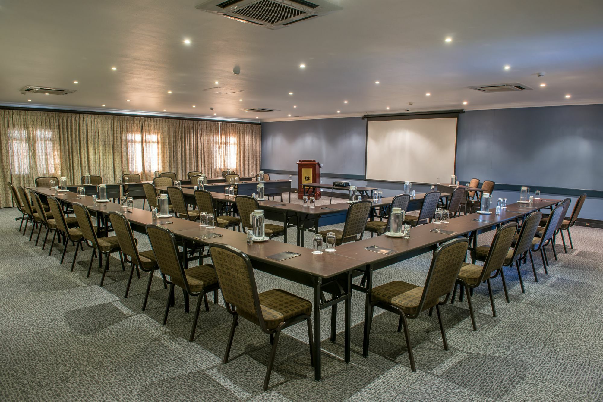 Peermont Mondior Hotel Gaborone Extérieur photo